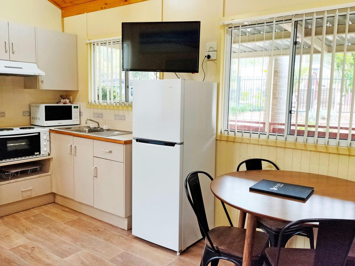 BIG4 Happy Hallidays Family Studio Kitchen