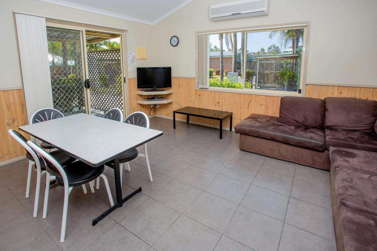 BIG4 Happy Hallidays Spa Villa Lounge