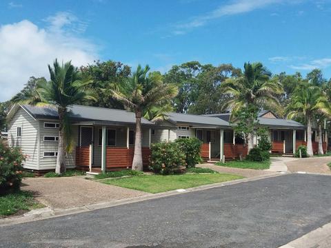 BIG4 Happy Hallidays Family Studio - Exterior