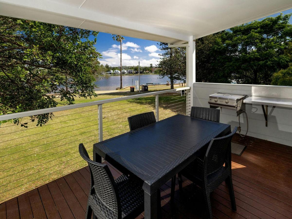 Lakeview Villa
