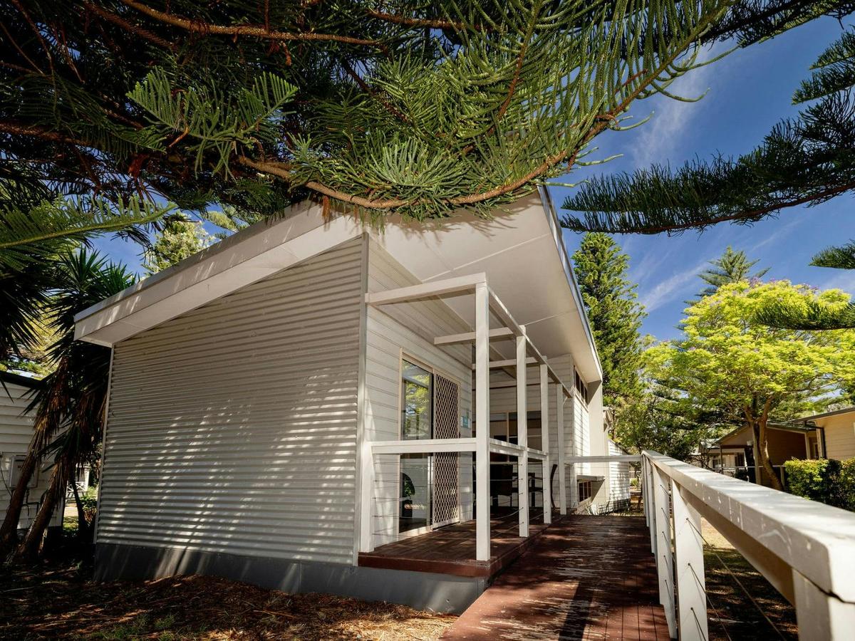 Exterior of cabin with accessible ramp