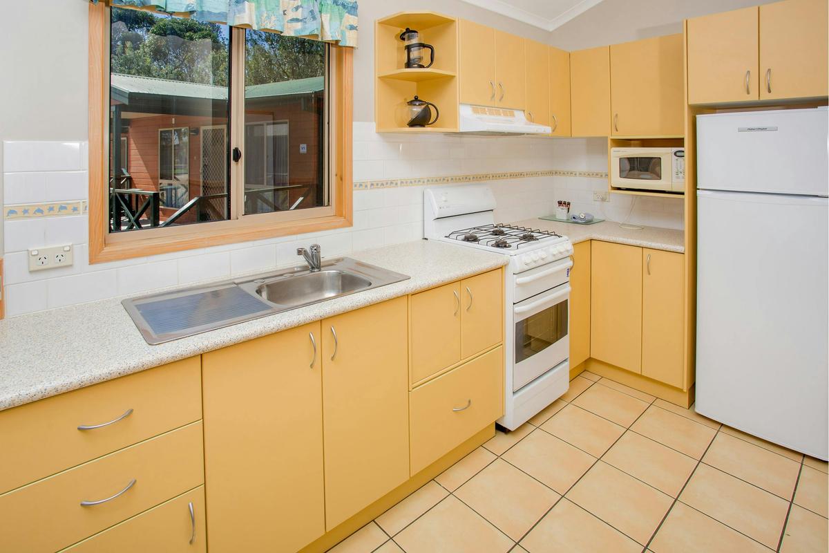 Deluxe Cabin Kitchen