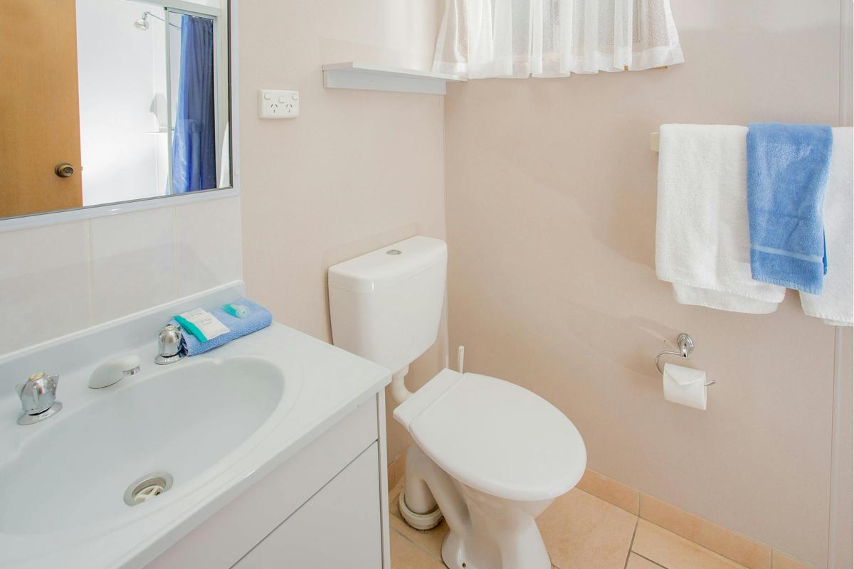 Bungalow Bathroom