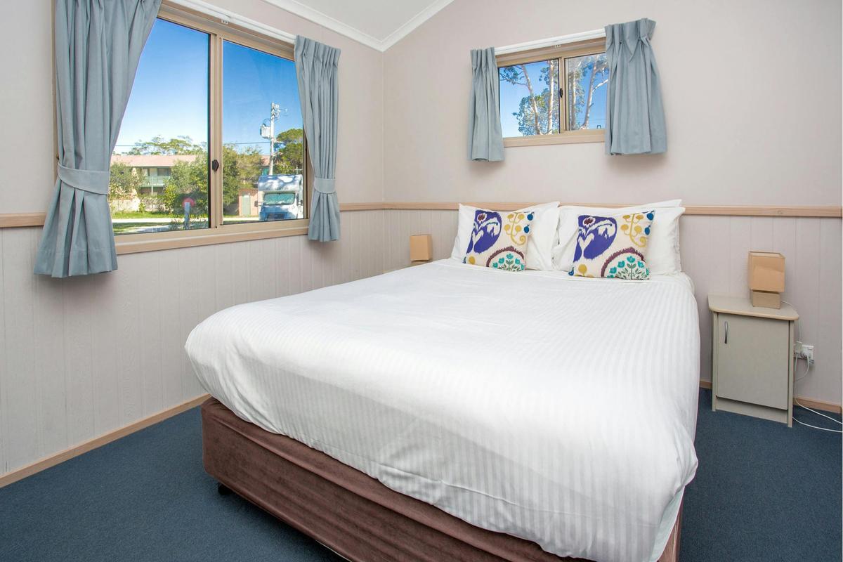 Deluxe Spa Main Bedroom
