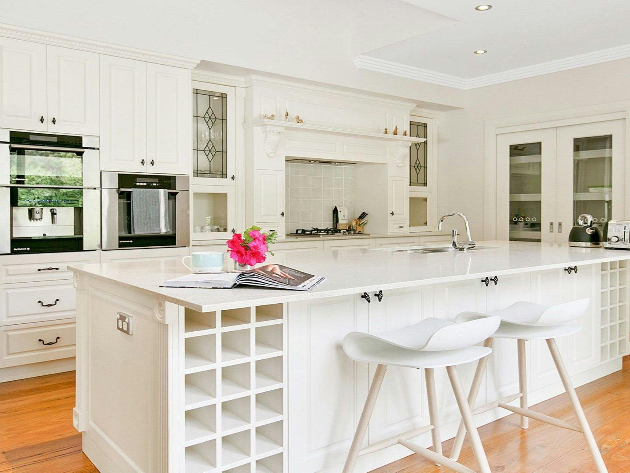 Coffee Machine, Dishwasher, Kitchen, Microwave Oven, Oven, Refrigerator