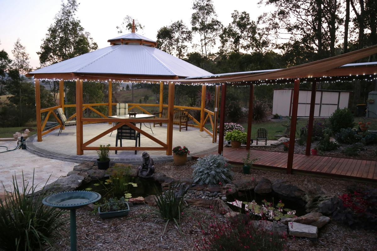 Pergola at front