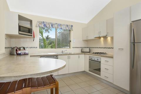 BIG4 Easts Beach Kiama Accommodation - Seashell Retreat kitchen