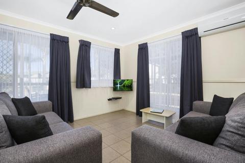 BIG4 Easts Beach Kiama Accommodation - Ocean View Loft living