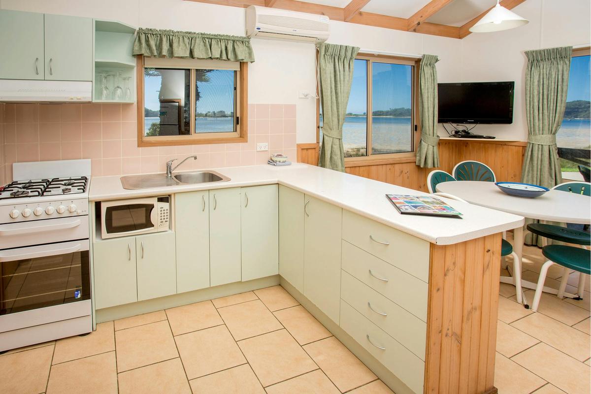 Waterfront Bungalow Kitchen