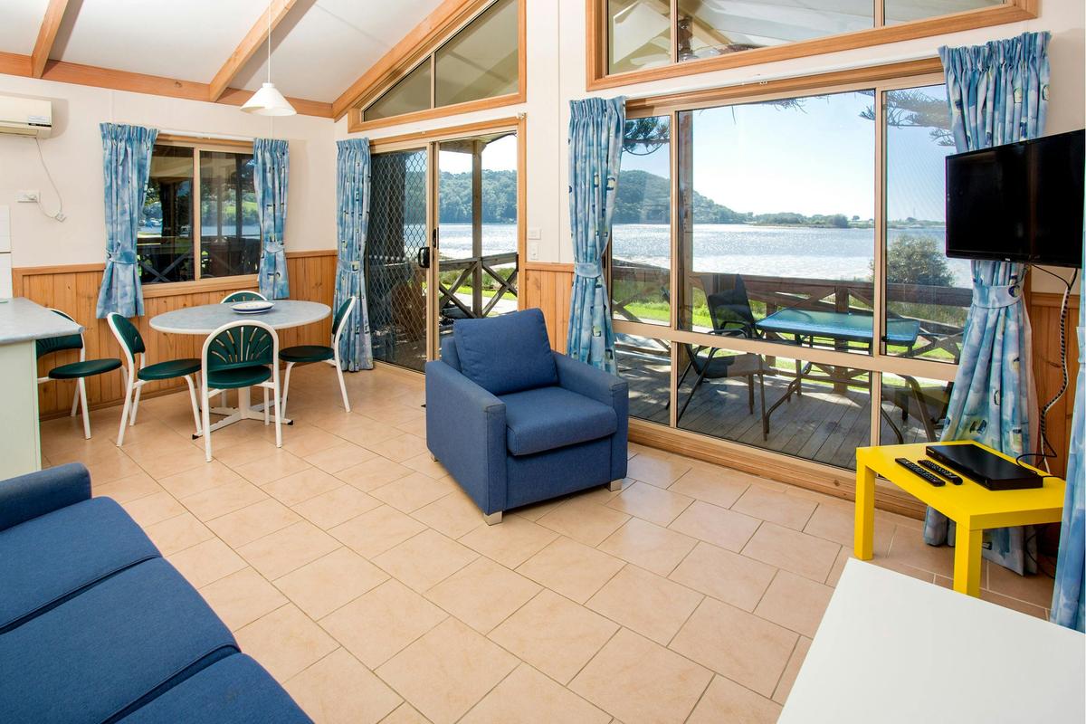 Holiday Spa Unit Dining Area