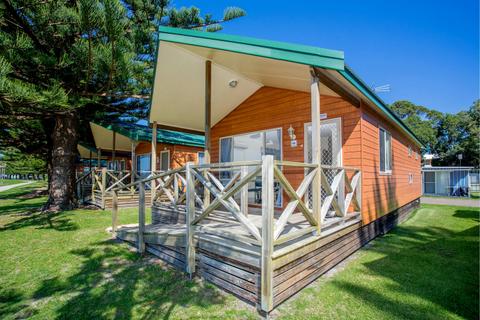 Deluxe Waterfront Unit Exterior