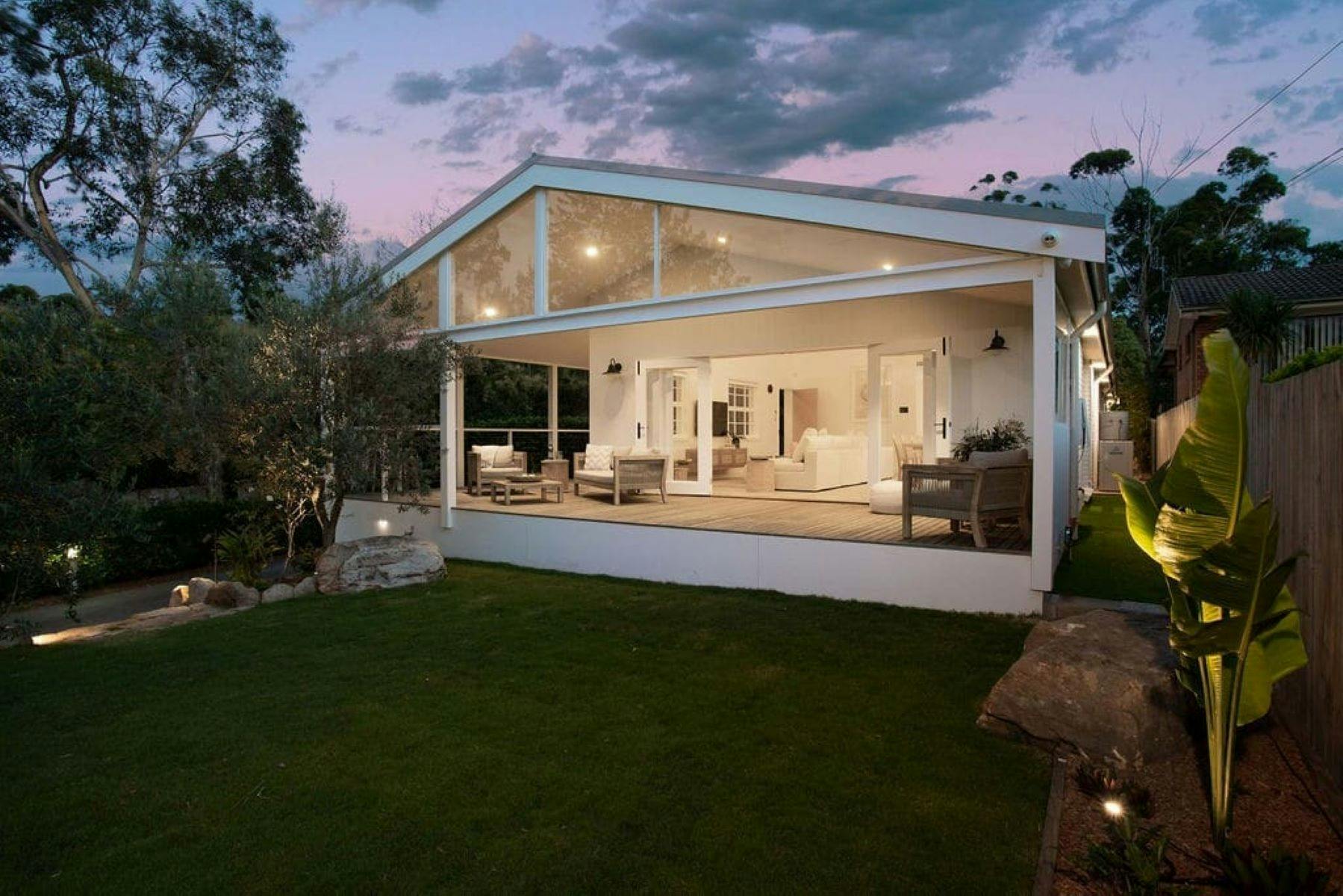 Beachstone - Beautifully renovated near the beach, no expense has been spared in this holiday home.