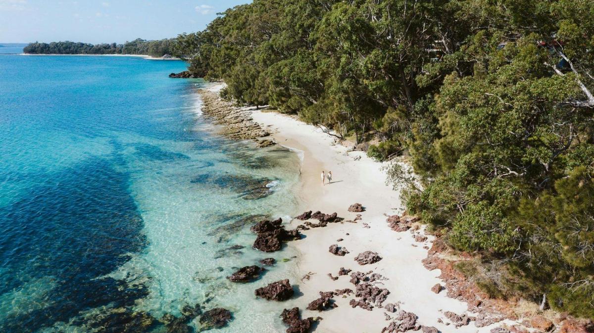 Beachstone  Vincentia - Welcome to your own private retreat, where relaxation and joy await.