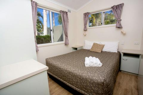 Standard Cabin - queen bed