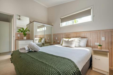 Superior Cabin (3BR) Bedroom | Tasman Holiday Parks - Ballina