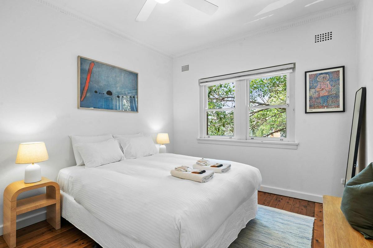 Modern, airy apartment in Bellevue Hill with stunning interiors and scenic views.