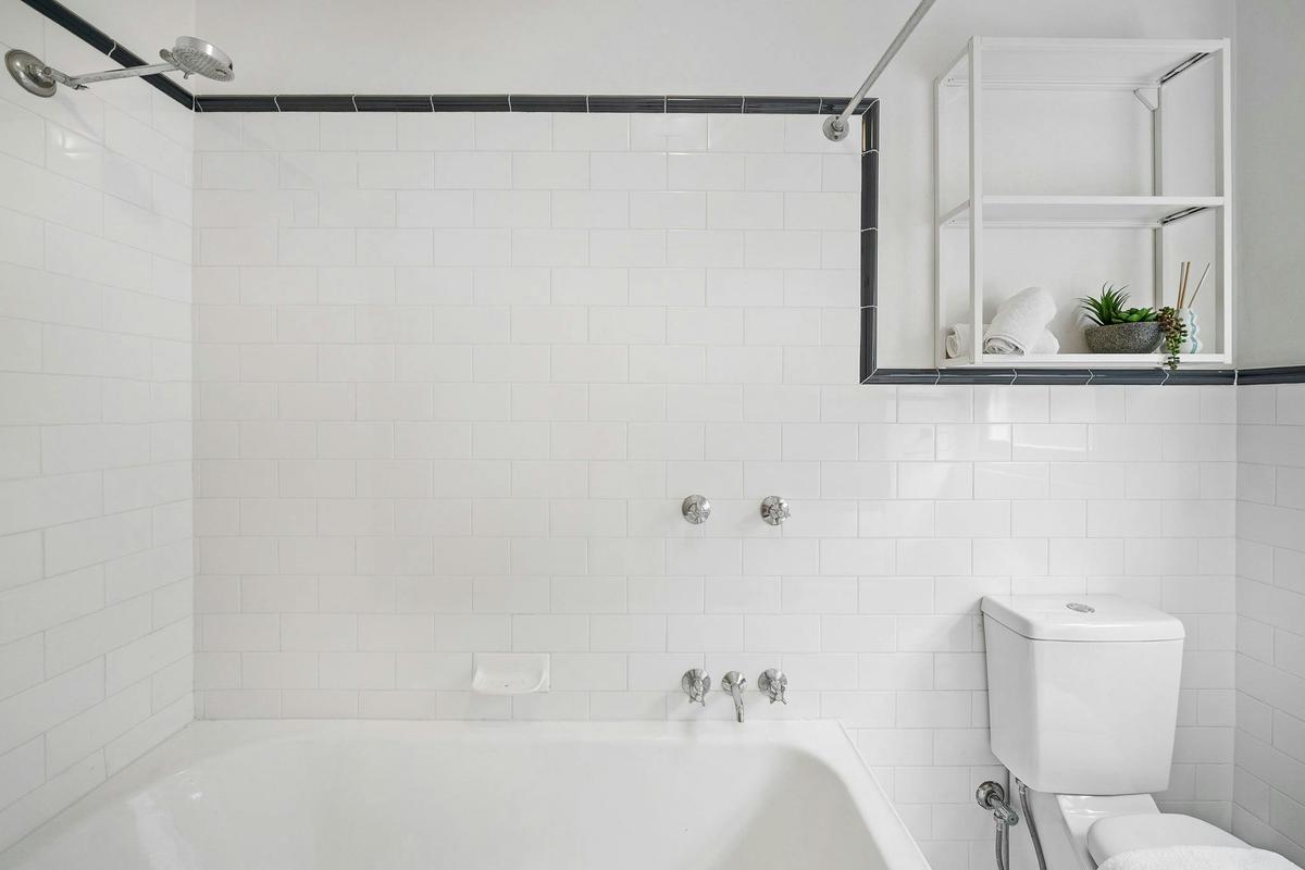 Modern, airy apartment in Bellevue Hill with stunning interiors and scenic views.