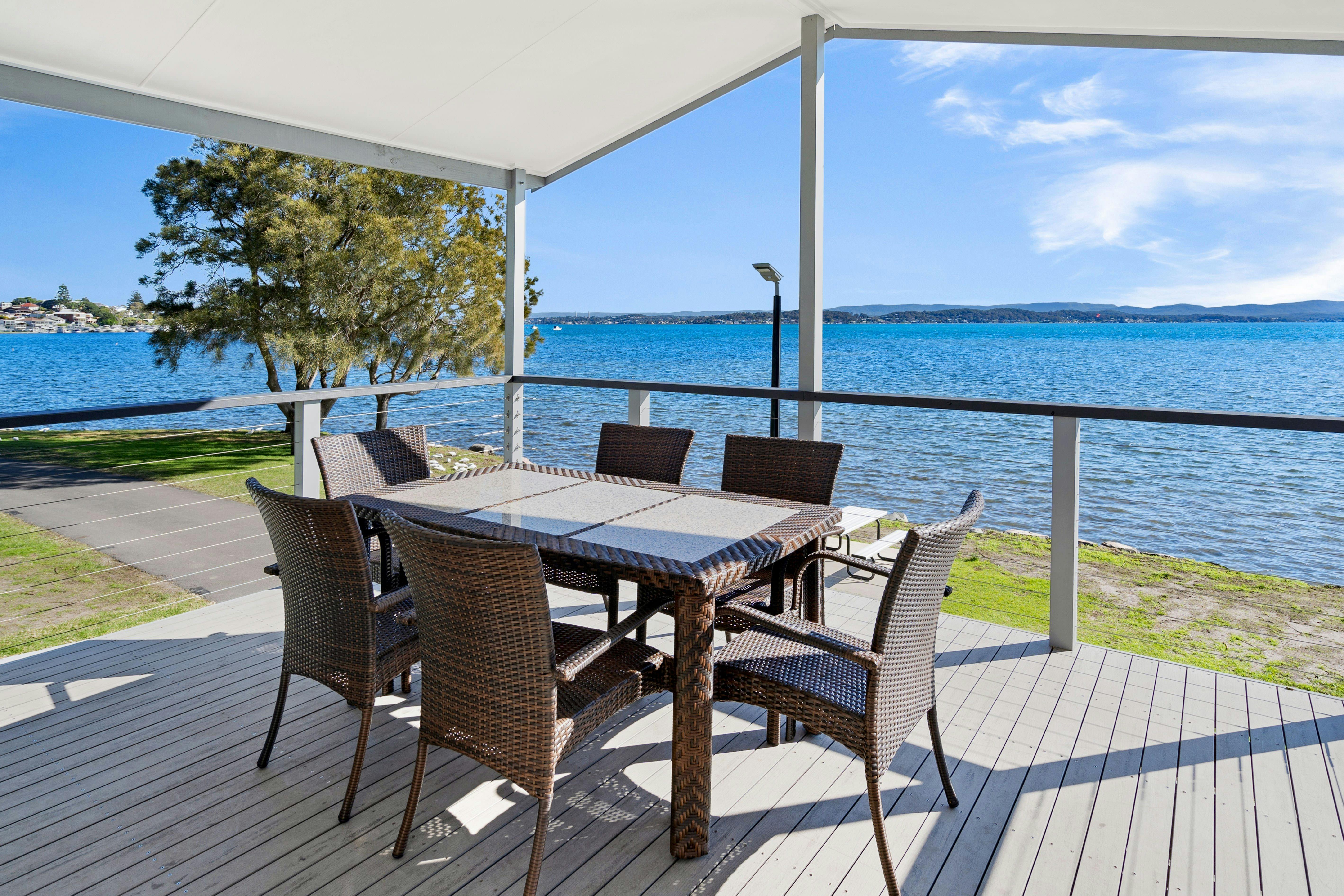 Belmont Lakeside Sunset Villa