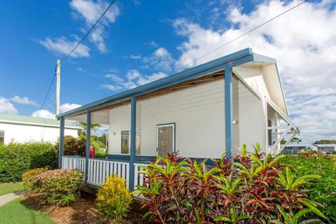 Beach Cabin - BIG4 Park Beach Holiday Park