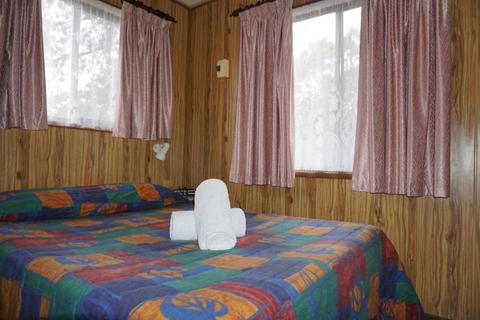 Ensuite Cabin Bedroom 1