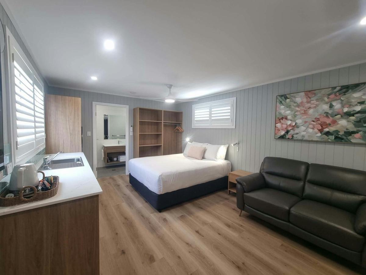 Studio Villa - sleeps up to 4. Pet friendly. EV Charging facilities available