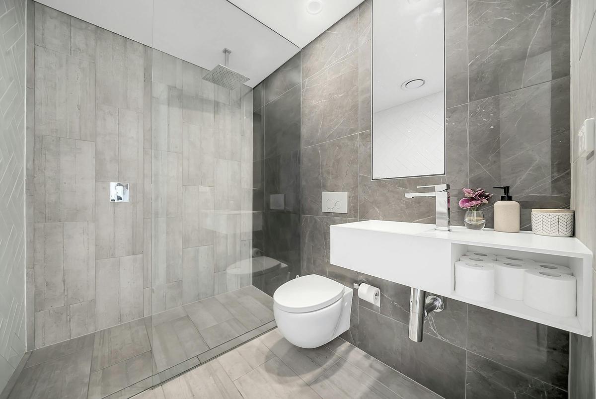Modern, bright, and fully equipped, this property offers comfort and convenience for your stay.