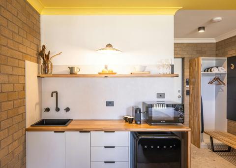 Bermagui Beach Hotel - Ocean View King Room (Motel) - Kitchenette