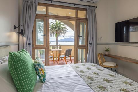 Bermagui Beach Hotel - Ocean View Queen Room (Hotel)