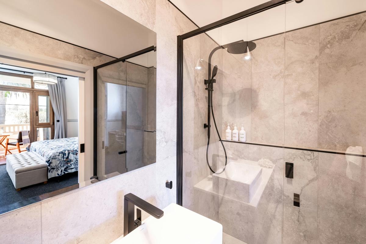 Bermagui Beach Hotel - Ocean View Queen Room (Hotel) - Bathroom