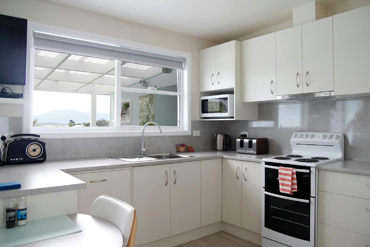 Blue Point Cottages kitchen