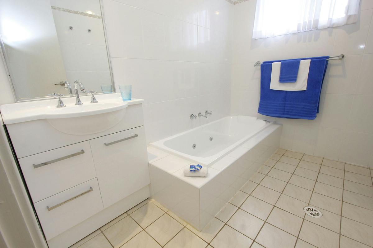 Three Bedroom Deluxe Six Berth internal spa