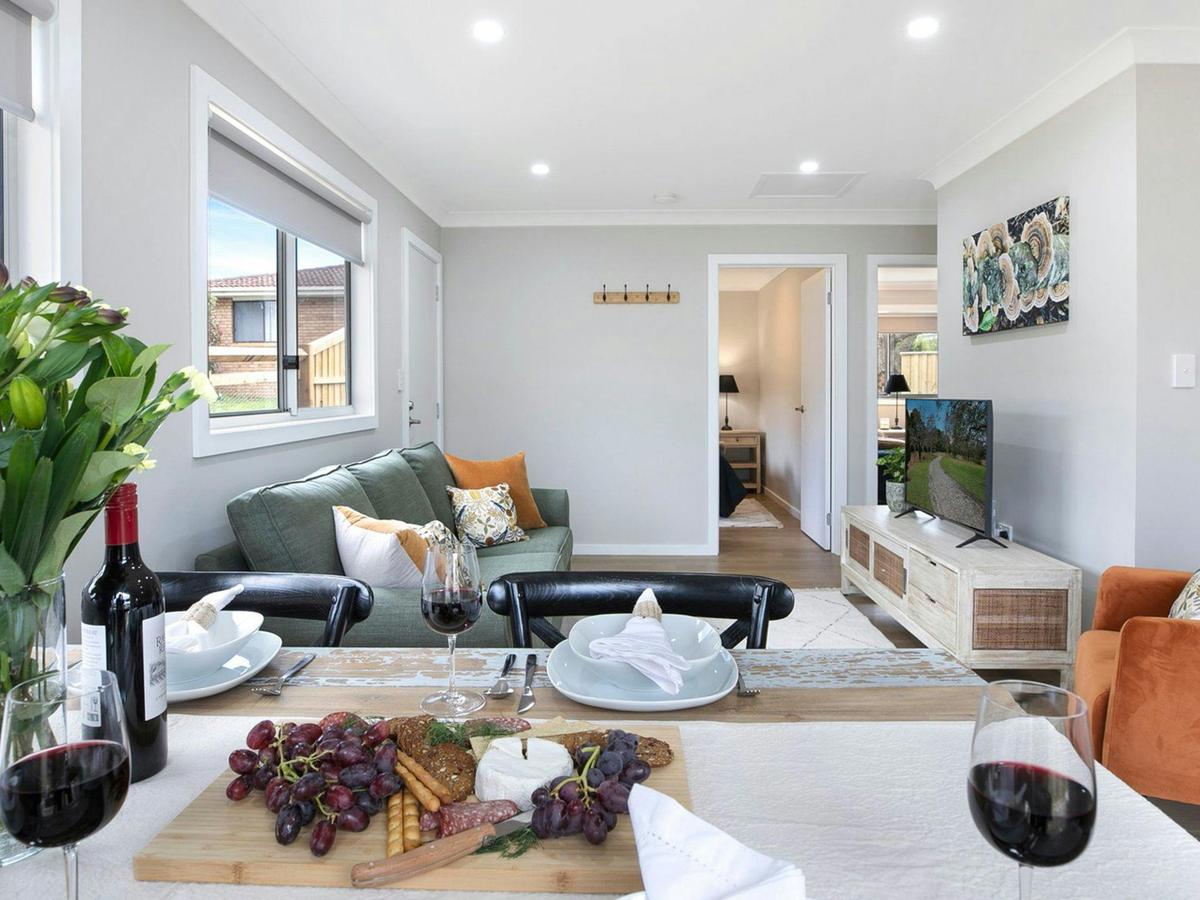 Central location only minutes to Mittagong and Bowral shops, restaurants and attractions