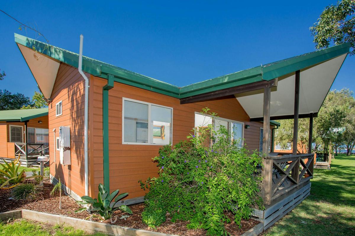 Waterfront Spa Two Bedroom Exterior