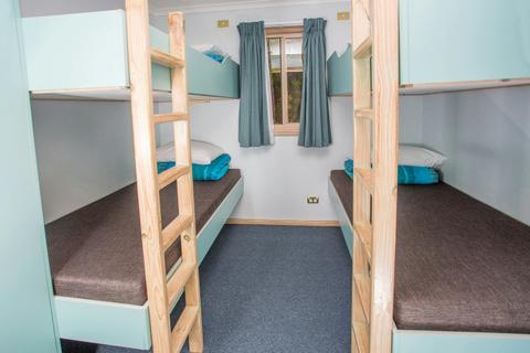 Holiday Ocean Spa Bunk Room