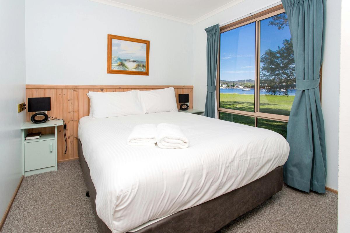 Waterfront Spa Two Bedroom Main Bedroom