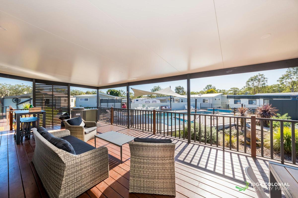 BIG4 Colonial Holiday Park BBQ and Verandah overlooking Pool