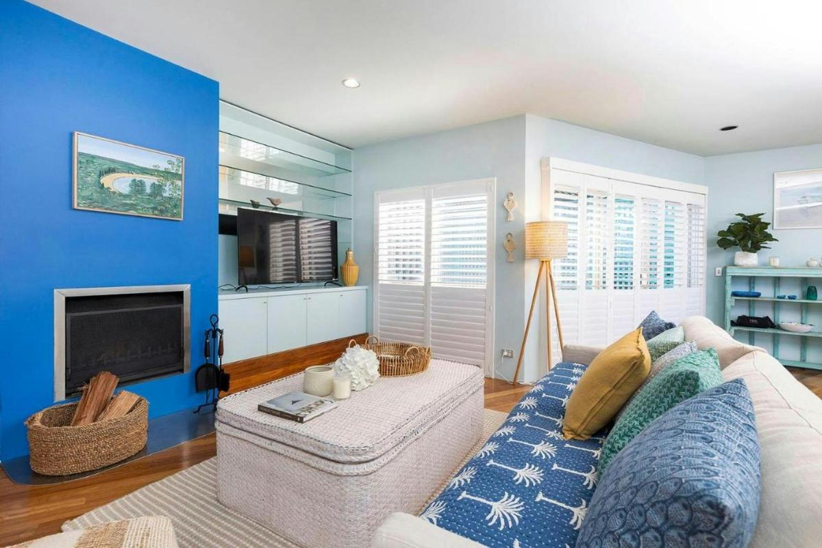 Lounge room
