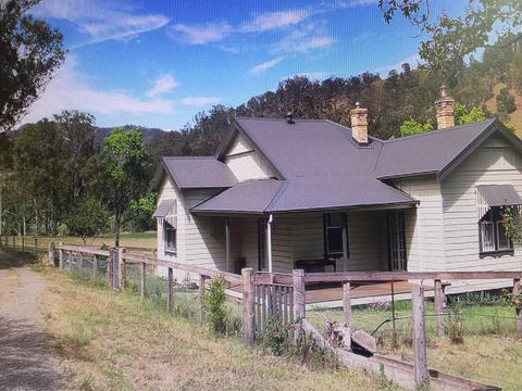 Bobby's Country Cottage