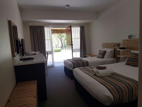 Twin courtyard room