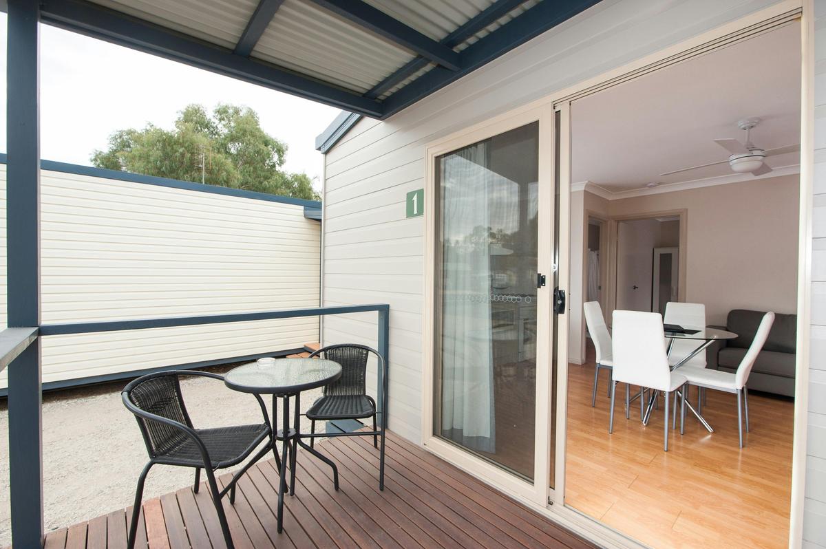 One Bedroom Deluxe Cabin- two berth