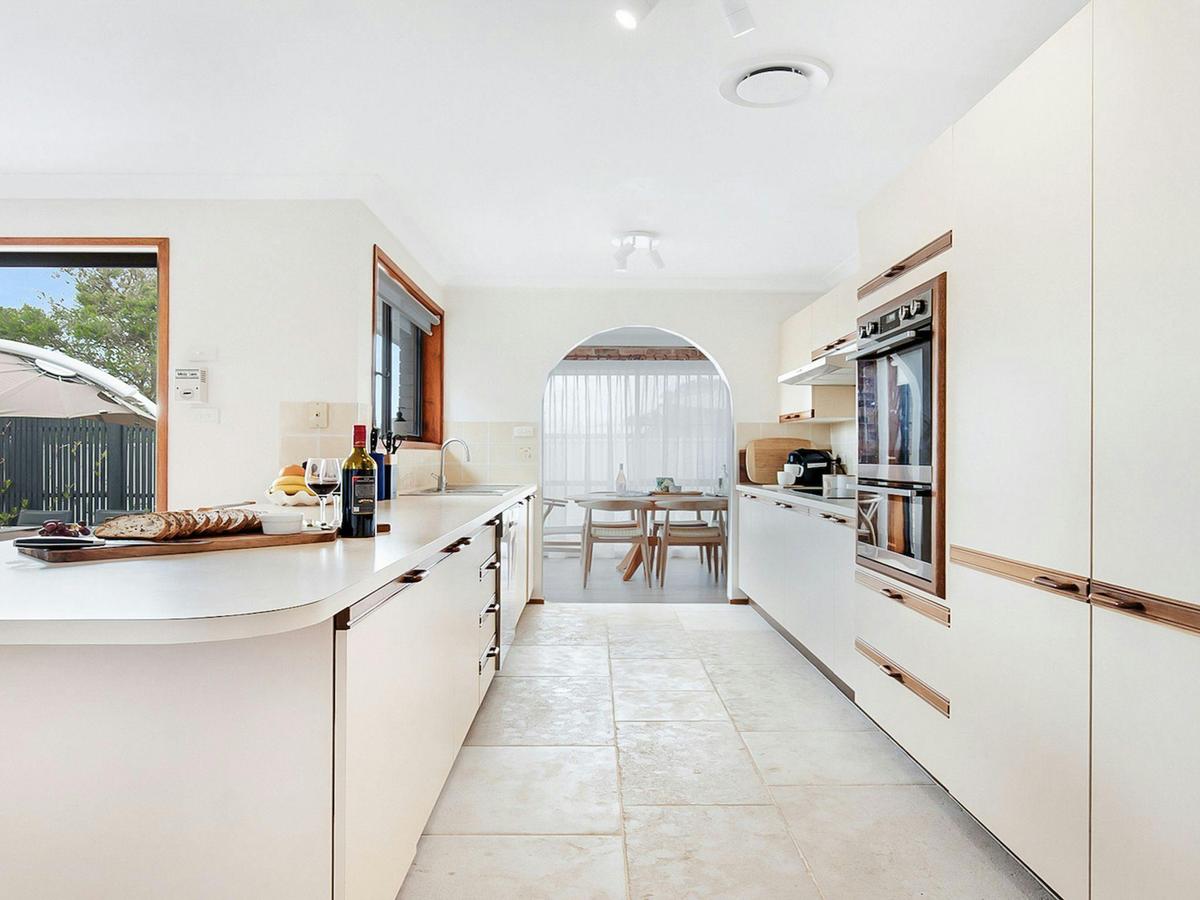 Coffee Machine, Dishwasher, Kitchen, Microwave Oven, Oven