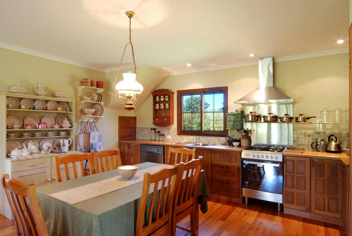 Full Kitchen