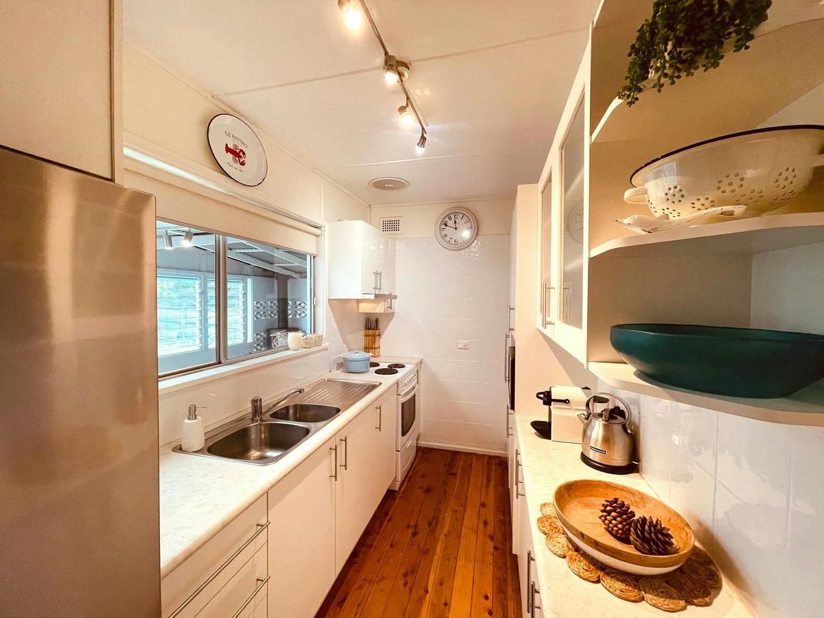 Coffee Machine, Dishwasher, Kitchen, Microwave Oven, Oven