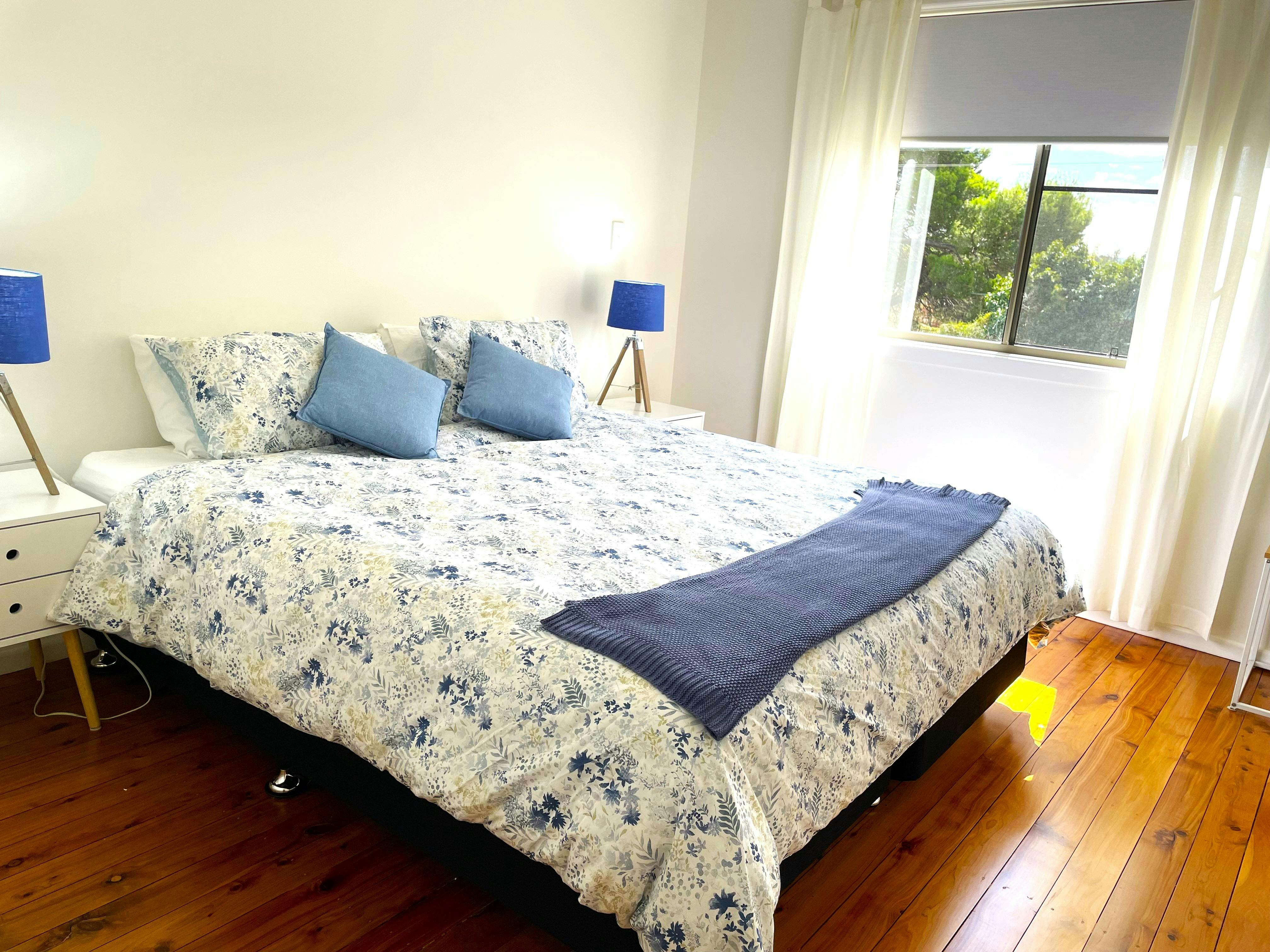 Second bedroom - king bed or two singles