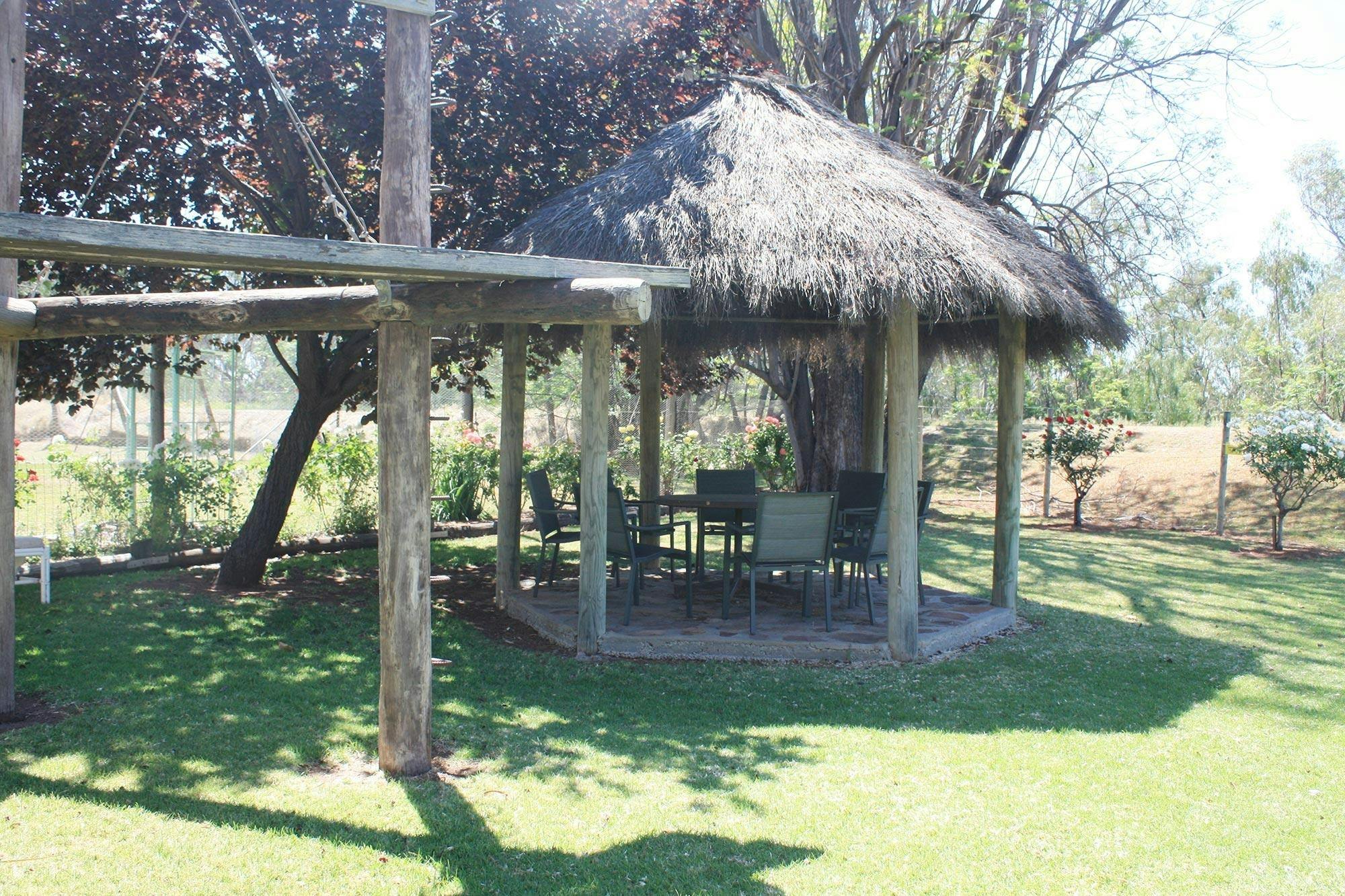 Riverside Motel garden