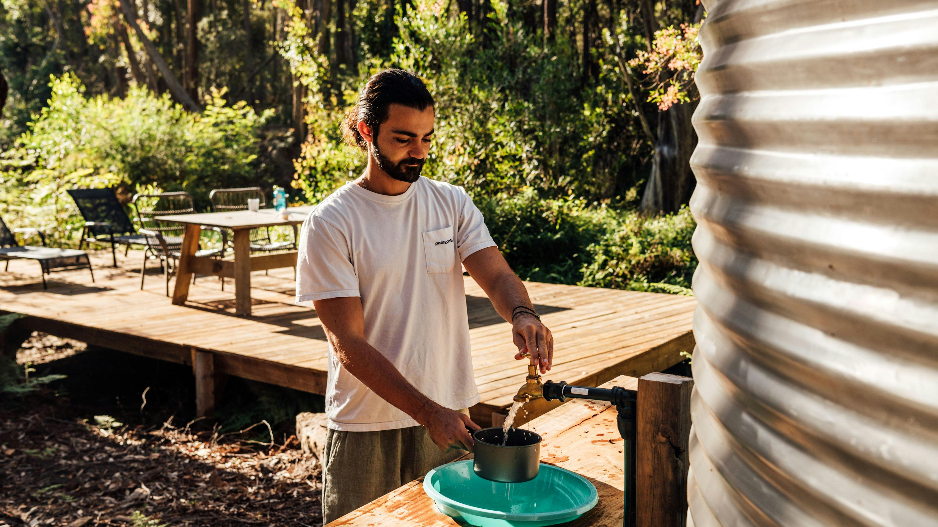 Cool sink Cath has made with access to rain water!