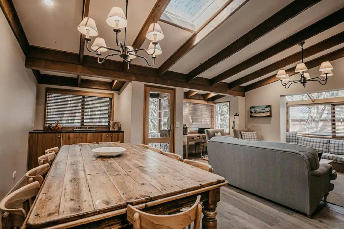 Bundaleer Luxury Chalet