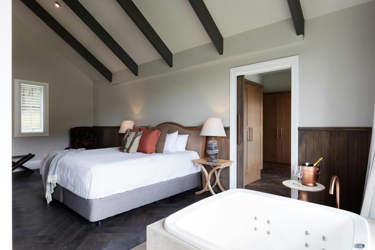 Grand Villa Spa & Bedroom Area