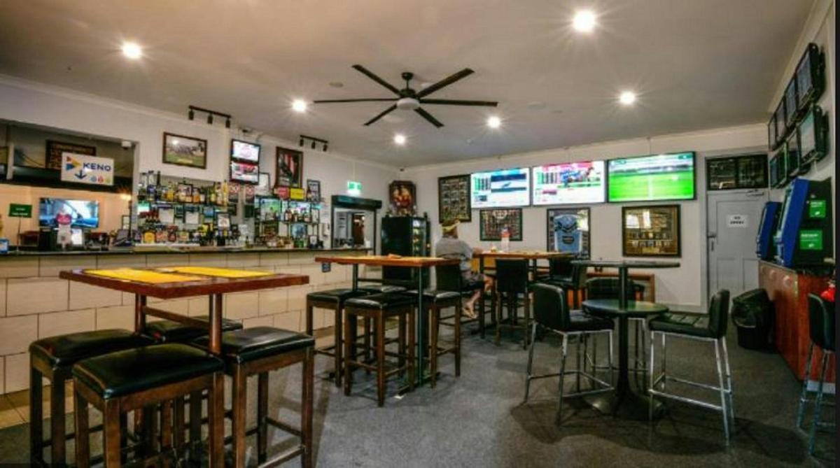 Broadway Hotel