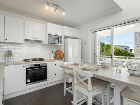 By the Bay on Duncan